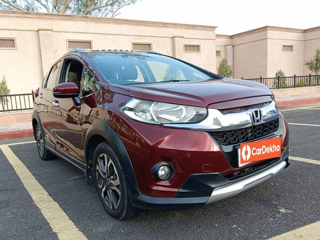 https://images10.gaadi.com/usedcar_image/3612367/original/processed_img2887062__used_car_2887062_1696848804.jpg?imwidth=6400