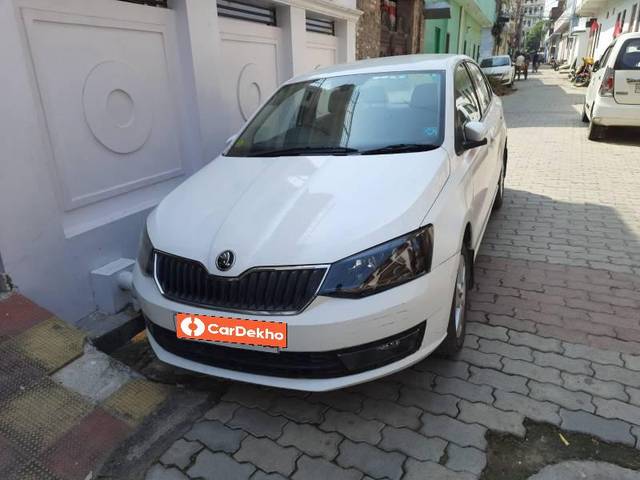 https://images10.gaadi.com/usedcar_image/3612378/original/processed_c8a3d743-7458-48c9-8372-c13ebdf75e3a.jpg?imwidth=6402