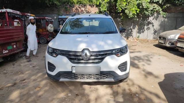 https://images10.gaadi.com/usedcar_image/3612439/original/02__VCC_1797854_94_1696244676.jpg?imwidth=6400