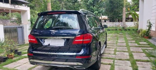 https://images10.gaadi.com/usedcar_image/3612452/original/processed_b1605d8f-52db-43dc-8c1a-7f452b77ed7e.jpg?imwidth=6401