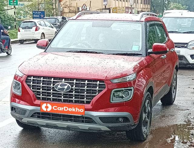 https://images10.gaadi.com/usedcar_image/3612458/original/processed_72c5bca2-cc4c-47a0-95db-19f09bcb6fc4.jpg?imwidth=6400