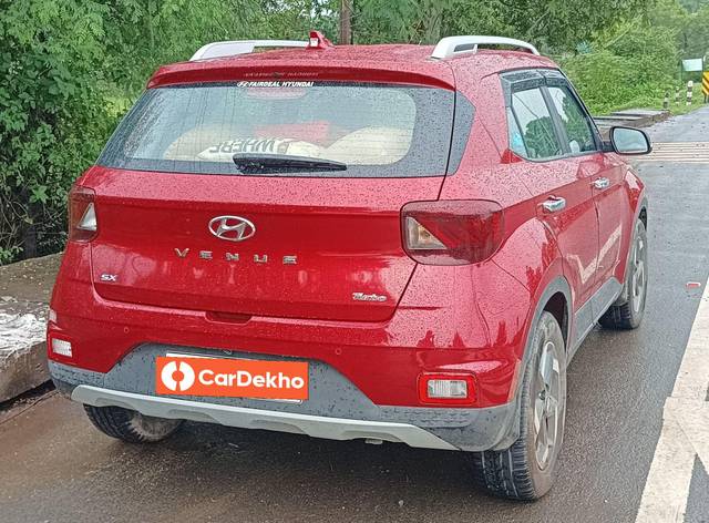 https://images10.gaadi.com/usedcar_image/3612458/original/processed_8afc6ecd-fa9c-4ca6-b0ce-20f2f9b3318c.jpg?imwidth=6401