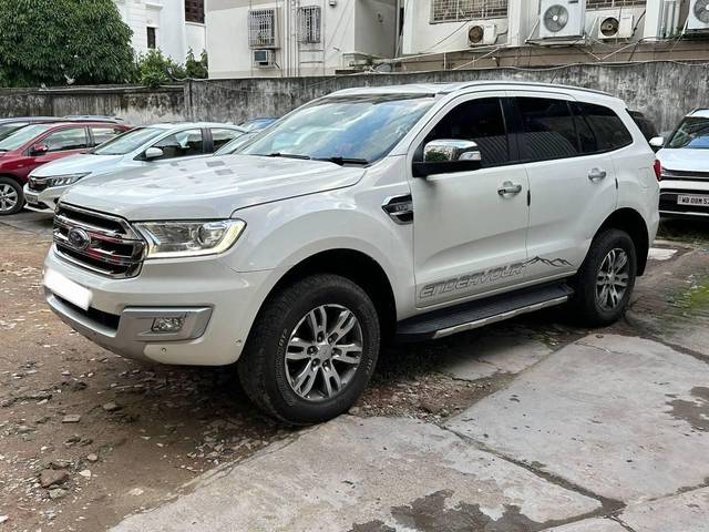 https://images10.gaadi.com/usedcar_image/3612527/original/processed_img2887163__used_car_2887163_1696853336.jpg?imwidth=6402