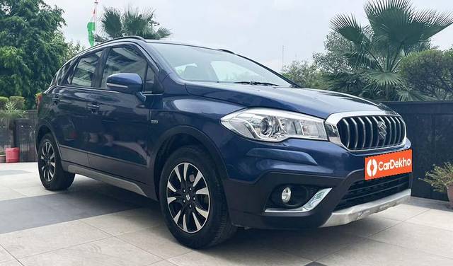 https://images10.gaadi.com/usedcar_image/3612628/original/processed_img2887228__usedcar_sidefront_2887228_1696857882.jpg?imwidth=6400