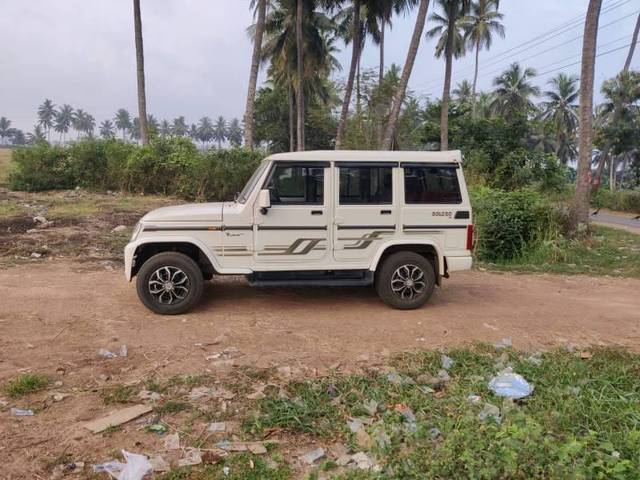 https://images10.gaadi.com/usedcar_image/3612725/original/processed_f749d532-078e-46cb-9905-8e03be38687a.jpg?imwidth=6400