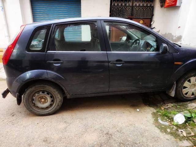 https://images10.gaadi.com/usedcar_image/3612785/original/processed_9178ef57-0ce1-47a2-88e7-eb8ccc5378b3.jpg?imwidth=6401