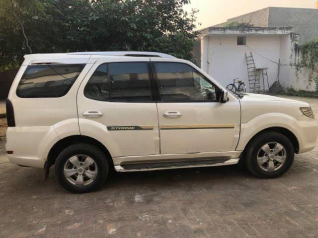 https://images10.gaadi.com/usedcar_image/3612792/original/processed_eccb66e3-da0c-4c65-b649-e13fd645c8ce.jpeg?imwidth=6401