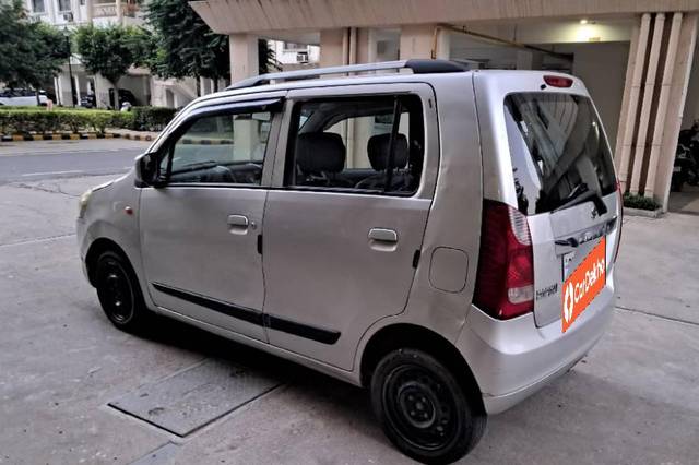 https://images10.gaadi.com/usedcar_image/3612795/original/processed_a427a9c6-15ed-4f8a-a260-1c7c0efa640e.jpg?imwidth=6400
