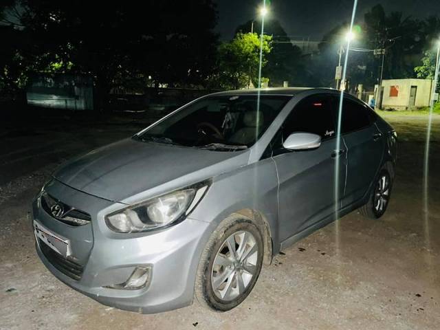 https://images10.gaadi.com/usedcar_image/3612881/original/processed_ff641086-d0bf-4e97-a58f-db040b2a215f.jpg?imwidth=6402