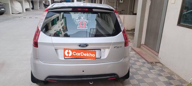 https://images10.gaadi.com/usedcar_image/3612984/original/processed_7dc1b84f-59bb-41e5-bf85-53b5a3d43621.jpg?imwidth=6401