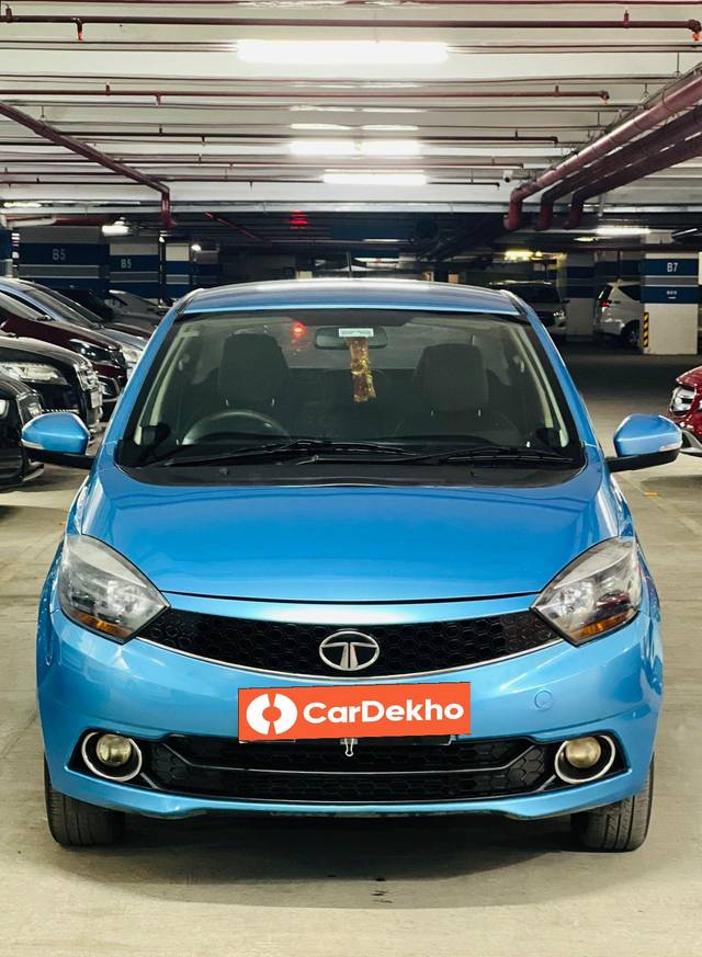 https://images10.gaadi.com/usedcar_image/3613019/original/processed_img2887319__used_car_2887319_1696877543.jpg?imwidth=6400