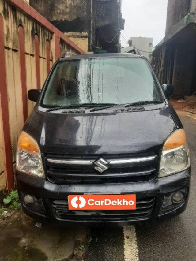 https://images10.gaadi.com/usedcar_image/3613071/original/processed_9009cfed-d988-4e55-bd3b-1e9403415caf.jpg?imwidth=6400