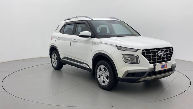 https://images10.gaadi.com/usedcar_image/3613120/original/af43901b-c95f-4d64-b22a-4aa3d95080f3__44.jpg?imwidth=6400