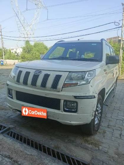Mahindra TUV 300 mHAWK100 T8 Mahindra TUV 300 mHAWK100 T8