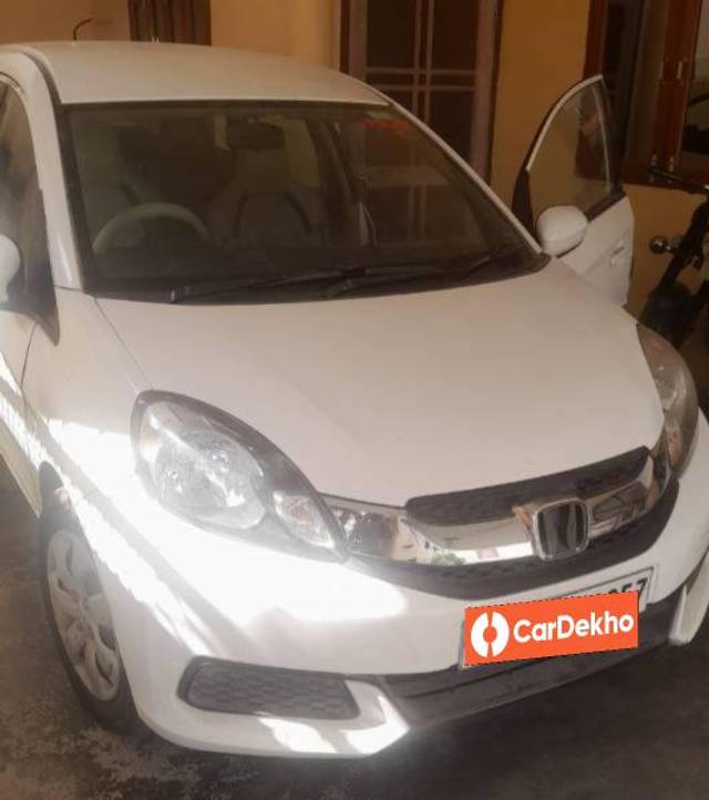 https://images10.gaadi.com/usedcar_image/3613271/original/processed_54f7d81e-f7b3-4356-a0ef-0fe9e9799065.jpg?imwidth=6400