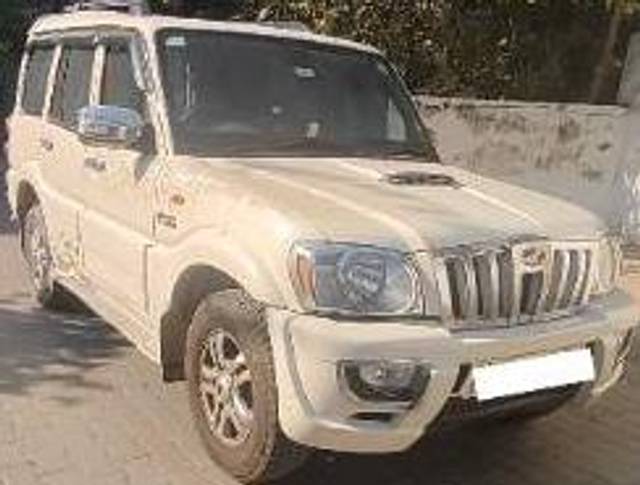 https://images10.gaadi.com/usedcar_image/3613348/original/processed_42ab959c-1abd-4041-af89-fb67da543579.jpg?imwidth=6400
