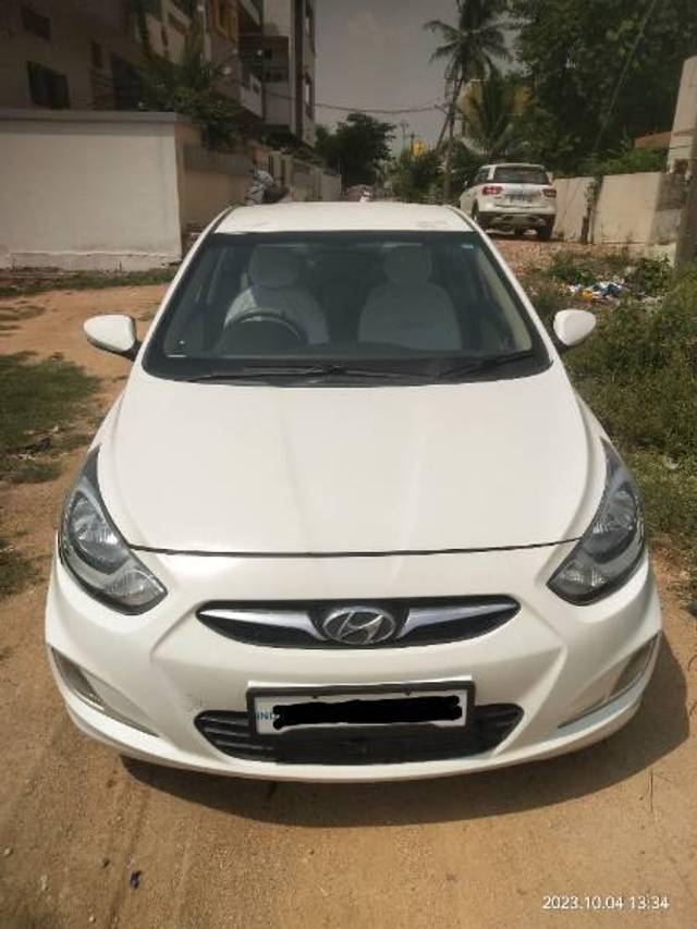 https://images10.gaadi.com/usedcar_image/3613404/original/processed_4fb8d082-edc7-4775-a732-13288a6705e2.jpg?imwidth=6400