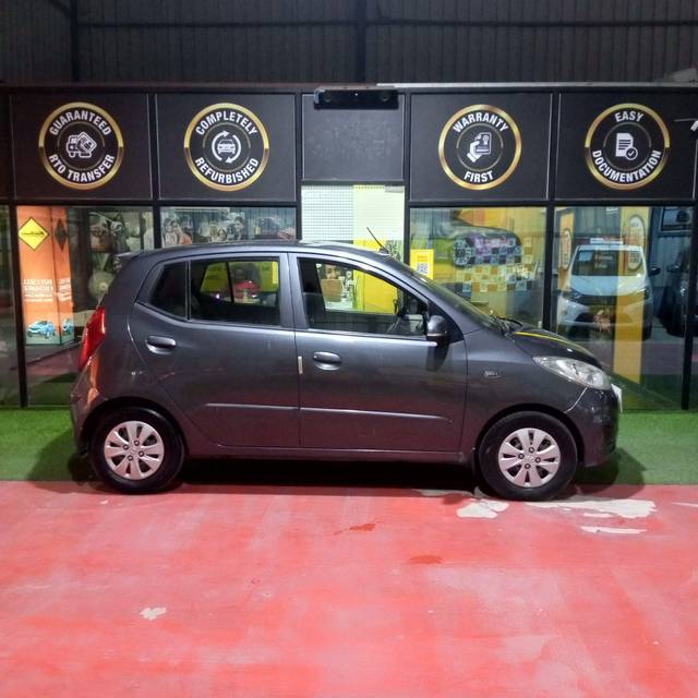 https://images10.gaadi.com/usedcar_image/3613413/original/processed_img2887451__used_car_2887451_1696932258.jpg?imwidth=6401