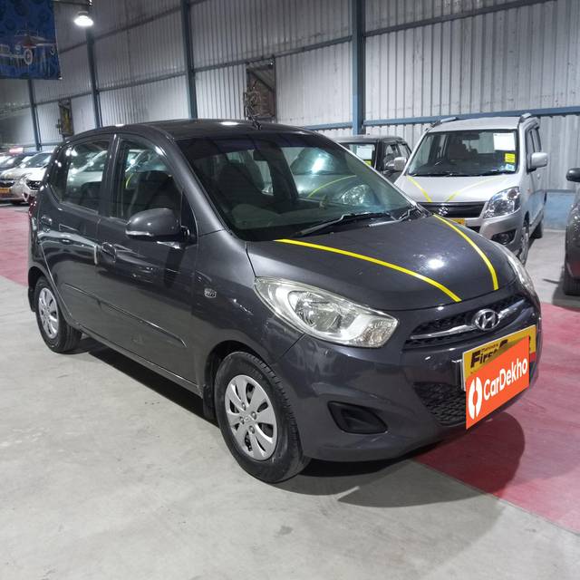 https://images10.gaadi.com/usedcar_image/3613413/original/processed_img2887451__used_car_2887451_1696932269.jpg?imwidth=6400