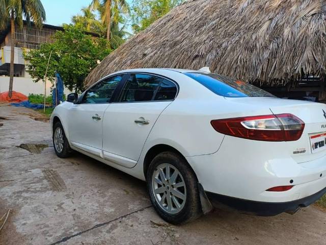 https://images10.gaadi.com/usedcar_image/3613474/original/processed_5a531fb3-5578-4ef1-abec-fd682aa4fffd.jpg?imwidth=6402