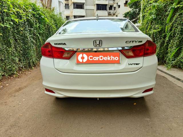 https://images10.gaadi.com/usedcar_image/3613506/original/processed_img2887509__usedcar_whatsappimage2023_08_18at112234am_1__1111696921381_1696921392.jpeg?imwidth=6402