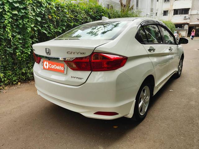 https://images10.gaadi.com/usedcar_image/3613506/original/processed_img2887509__usedcar_whatsappimage2023_08_18at112235am_1111696921381_1696921392.jpeg?imwidth=6401