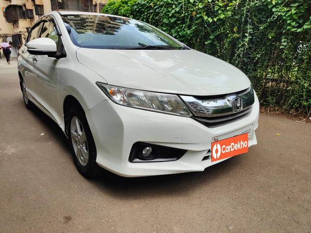 https://images10.gaadi.com/usedcar_image/3613506/original/processed_img2887509__usedcar_whatsappimage2023_08_18at112236am_1__1111696921381_1696921392.jpeg?imwidth=6400