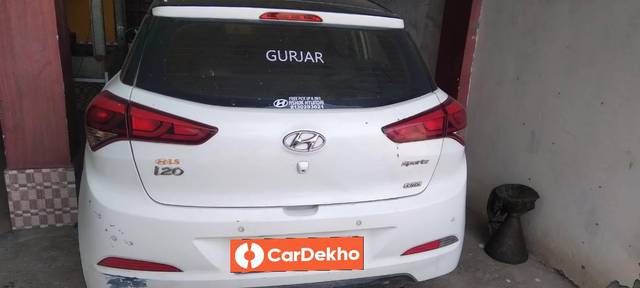 https://images10.gaadi.com/usedcar_image/3613524/original/processed_9c481a3c-30cf-4b19-ae40-6bcd9cb89e4b.jpg?imwidth=6400