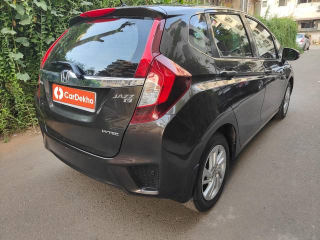 https://images10.gaadi.com/usedcar_image/3613529/original/processed_img2887524__usedcar_whatsappimage2023_06_22at63219pm_1__1111696921986_1696921994.jpeg?imwidth=6401