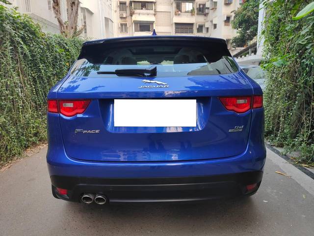 https://images10.gaadi.com/usedcar_image/3613552/original/processed_img2887537__usedcar_whatsappimage2023_11_17at53538pm_2887537_1700300607.jpeg?imwidth=6401