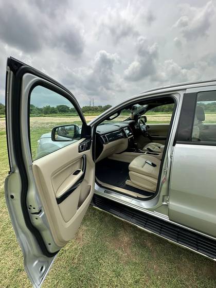 Ford Endeavour 3.2 Titanium AT 4X4 Ford Endeavour 3.2 Titanium AT 4X4