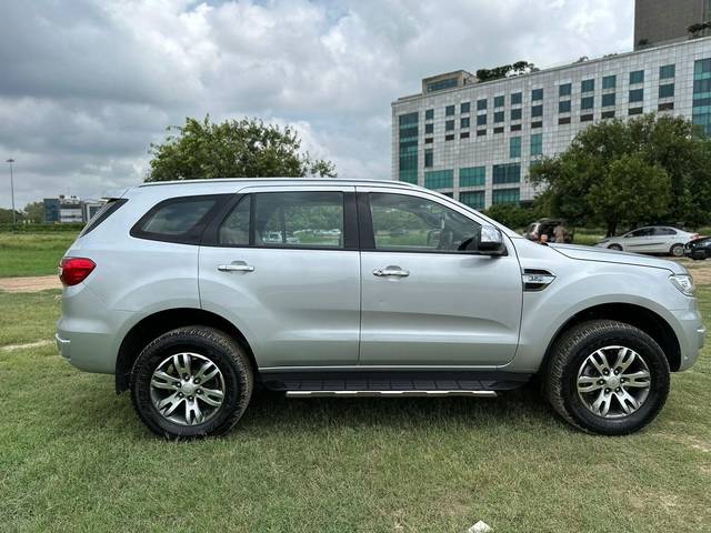 https://images10.gaadi.com/usedcar_image/3613596/original/processed_img2887571__used_car_2887571_1696923480.jpg?imwidth=6401