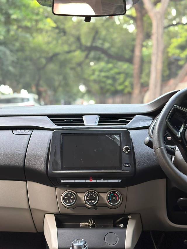https://images10.gaadi.com/usedcar_image/3613610/original/processed_img2887579__usedcar_e9224114_3381_4ee8_87f8_3cc024359663_28471696923395_1696923452.jpeg?imwidth=6402