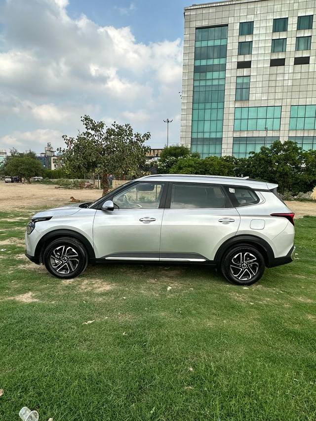 https://images10.gaadi.com/usedcar_image/3613629/original/processed_img2887595__used_car_2887595_1696924429.jpg?imwidth=6402