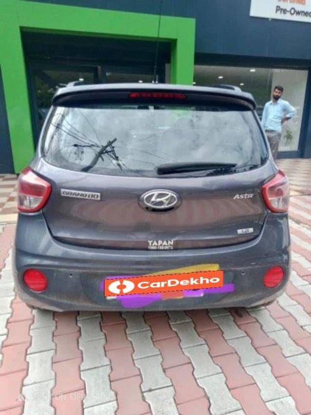 https://images10.gaadi.com/usedcar_image/3613637/original/processed_69ca3870-7da1-4069-8142-fa5a1082815d.jpeg?imwidth=6402