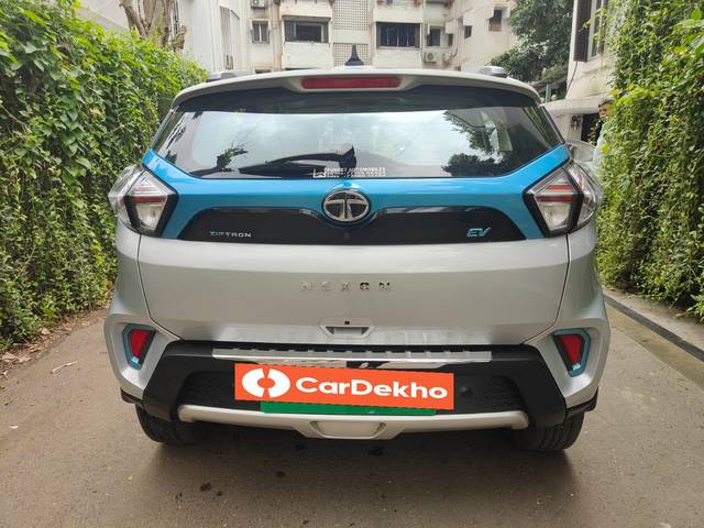https://images10.gaadi.com/usedcar_image/3613700/original/processed_img2887630__usedcar_whatsappimage2023_09_14at22512pm_1111696926271_1696926285.jpeg?imwidth=6402