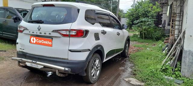 https://images10.gaadi.com/usedcar_image/3613703/original/processed_img2887632__used_car_2887632_1696926440.jpg?imwidth=6402