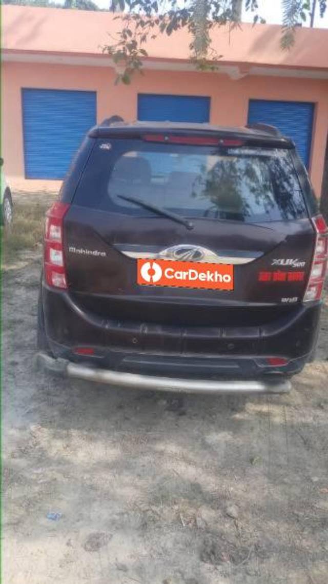 https://images10.gaadi.com/usedcar_image/3613829/original/processed_6a6d4098-ff9a-4532-9586-c403b70fb30a.jpg?imwidth=6402