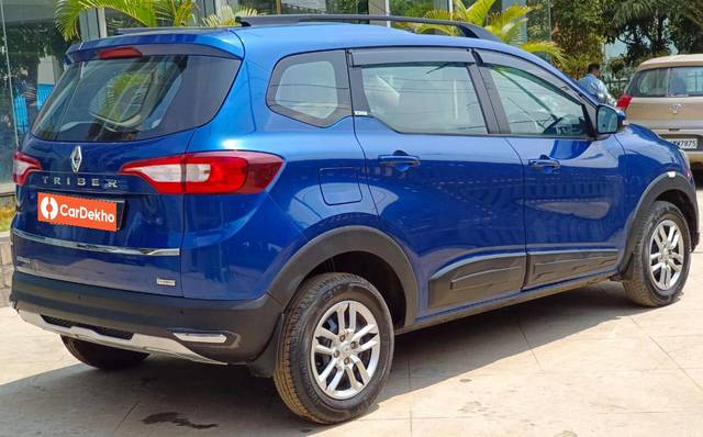 https://images10.gaadi.com/usedcar_image/3613994/original/processed_img2887806__usedcar_whatsappimage2023_10_12at120023pm_1__2887806_1697095990.jpeg?imwidth=6402