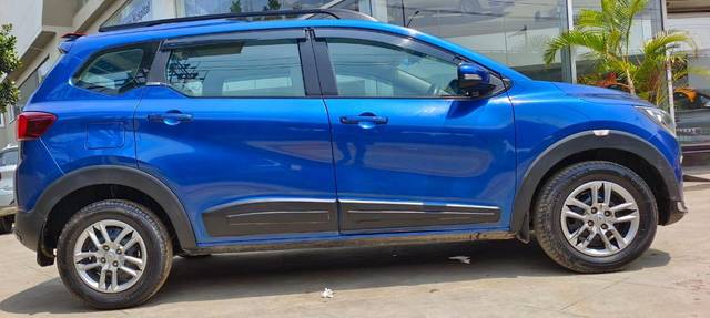 https://images10.gaadi.com/usedcar_image/3613994/original/processed_img2887806__usedcar_whatsappimage2023_10_12at120024pm_2887806_1697095990.jpeg?imwidth=6401