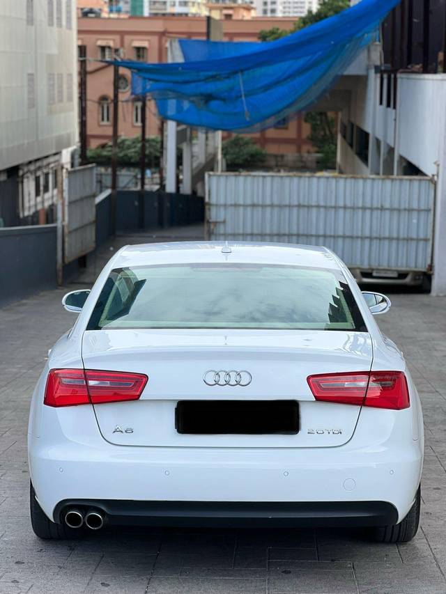 https://images10.gaadi.com/usedcar_image/3614002/original/processed_img2887811__used_car_2887811_1696935492.jpg?imwidth=6402