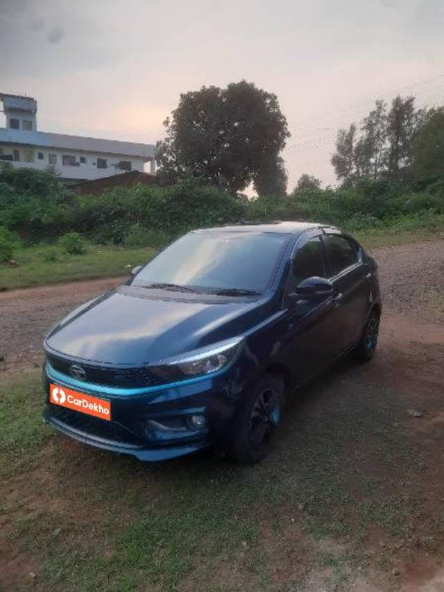 https://images10.gaadi.com/usedcar_image/3614125/original/processed_d1566eb6-c046-4f2b-aca5-c88af2f3cd49.jpg?imwidth=6400