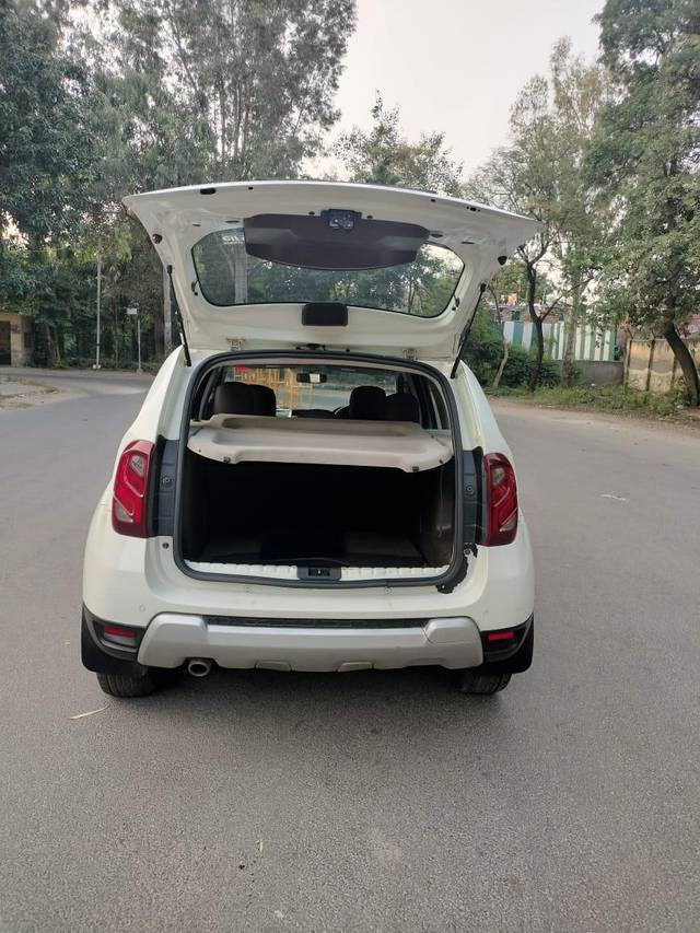 https://images10.gaadi.com/usedcar_image/3614197/original/processed_img2887922__used_car_2887922_1696942416.jpg?imwidth=6402