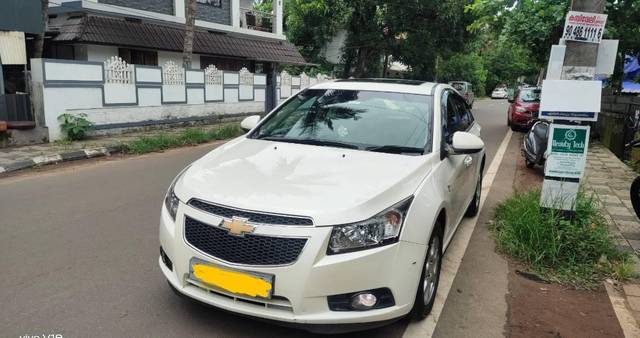 https://images10.gaadi.com/usedcar_image/3614265/original/processed_6dc42be6-3e79-4f8a-a66b-ad61dd0e9b4d.jpg?imwidth=6401