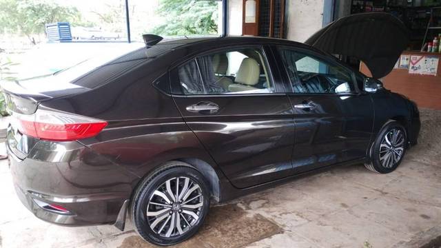 https://images10.gaadi.com/usedcar_image/3614298/original/processed_7c23e42c-e27a-4e86-aac4-b7b34fc8c547.jpg?imwidth=6400