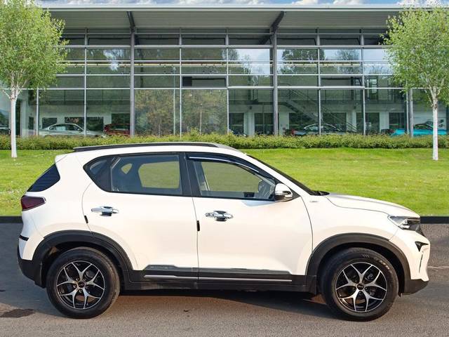 https://images10.gaadi.com/usedcar_image/3614363/original/processed_img2887981__used_car_2887981_1696950175.jpg?imwidth=6401