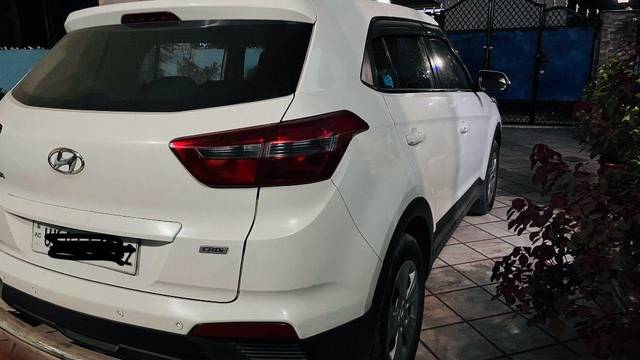 https://images10.gaadi.com/usedcar_image/3614381/original/processed_5cf4bc19-0b9e-4cb5-a1a2-2f2a6b4302bd.jpeg?imwidth=6401
