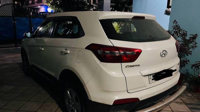 https://images10.gaadi.com/usedcar_image/3614381/original/processed_848c70d4-bda5-4721-9100-8fe1d49c2488.jpeg?imwidth=6402