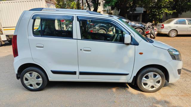 https://images10.gaadi.com/usedcar_image/3614923/original/img2888165__used_car_2888165_1697001059.jpg?imwidth=6401