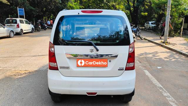 https://images10.gaadi.com/usedcar_image/3614923/original/processed_img2888165__used_car_2888165_1697001063.jpg?imwidth=6402